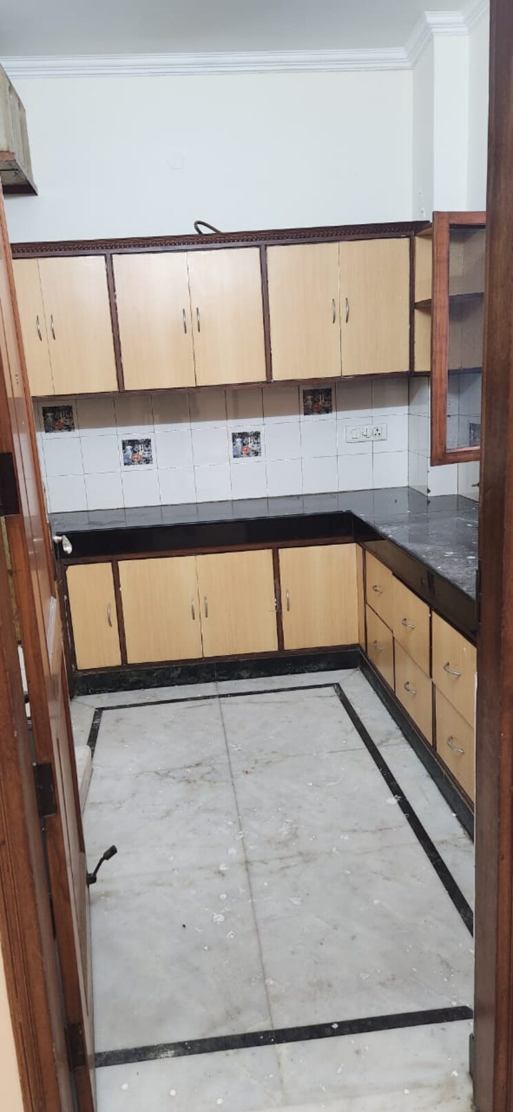 Kitchen, dlf-city-gurgaon 3 Bedroom 2500 Sq.Ft. Builder Floor In Sector 27 Gurgaon 8705769