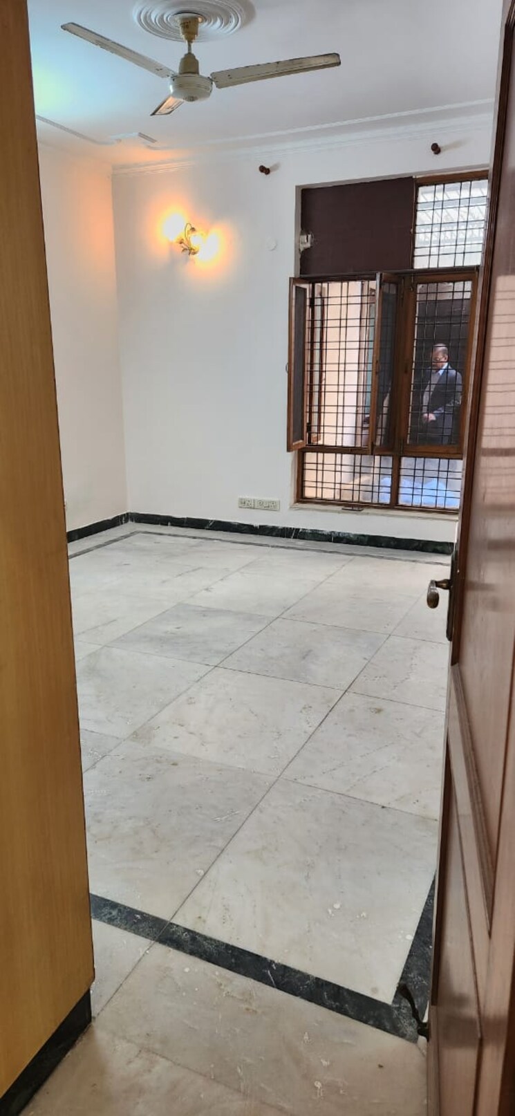 Room, dlf-city-gurgaon 3 Bedroom 2500 Sq.Ft. Builder Floor In Sector 27 Gurgaon 8705769