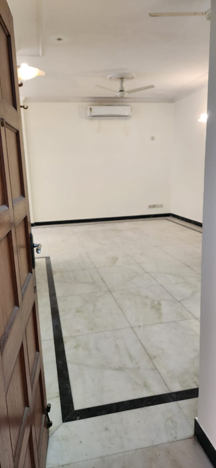 Balcony, dlf-city-gurgaon 3 Bedroom 2500 Sq.Ft. Builder Floor In Sector 27 Gurgaon 8705769