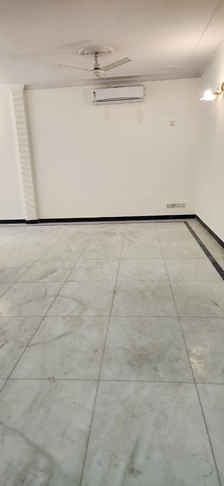 Room, dlf-city-gurgaon 3 Bedroom 2500 Sq.Ft. Builder Floor In Sector 27 Gurgaon 8705769