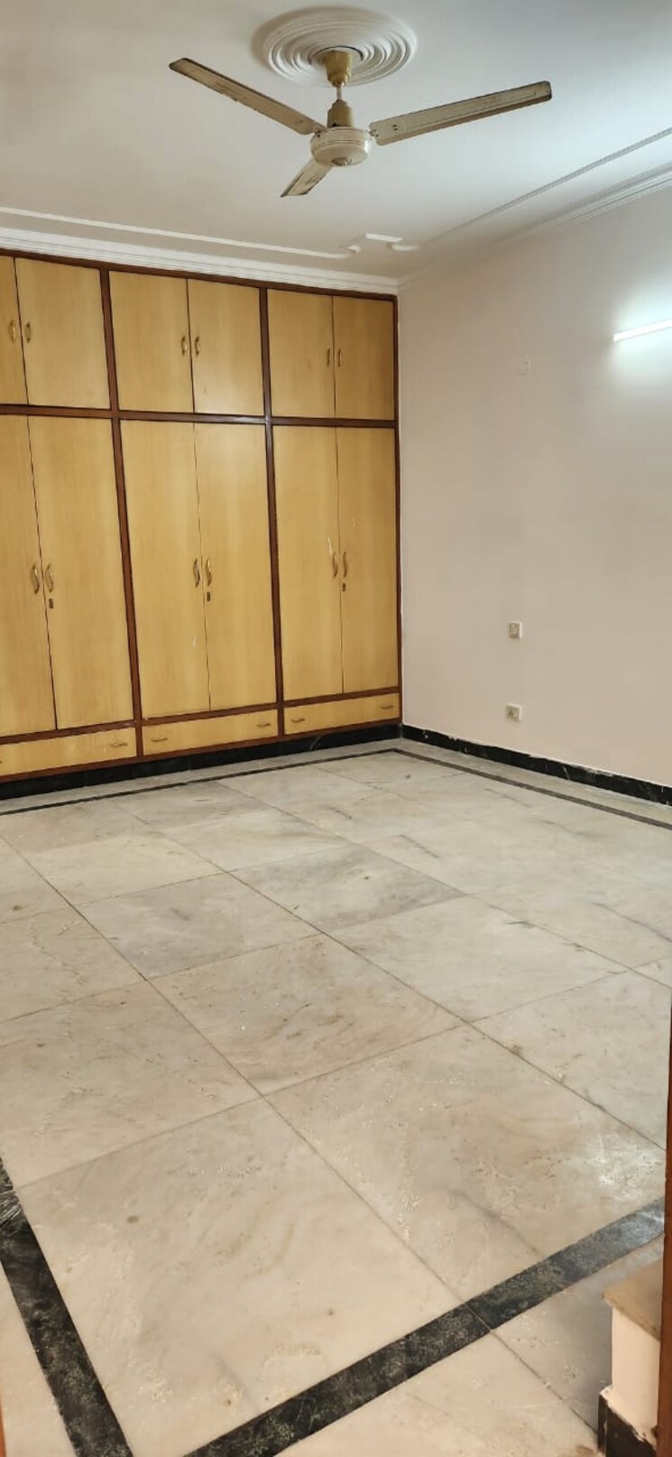 Room, dlf-city-gurgaon 3 Bedroom 2500 Sq.Ft. Builder Floor In Sector 27 Gurgaon 8705769