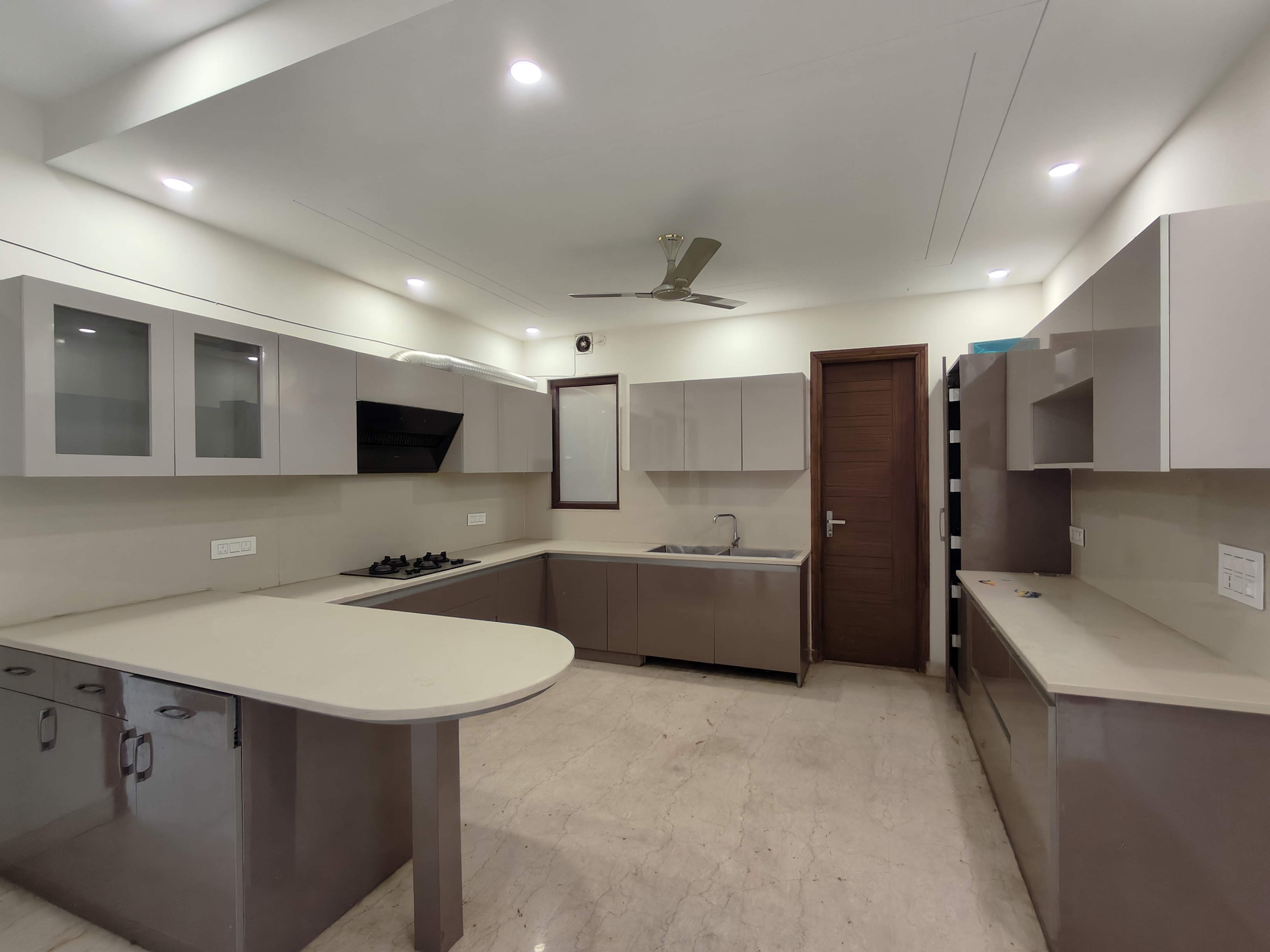 3 BHK 2500 Sq.Ft. Builder Floor in Apex Apartments