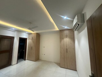3 BHK Builder Floor For Rent in DLF Hamilton Court, Sector 27