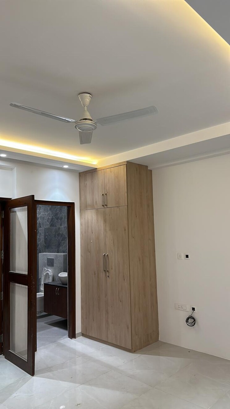 Room, dlf-hamilton-court 3 Bedroom 1500 Sq.Ft. Builder Floor In Sector 27 Gurgaon 8705915