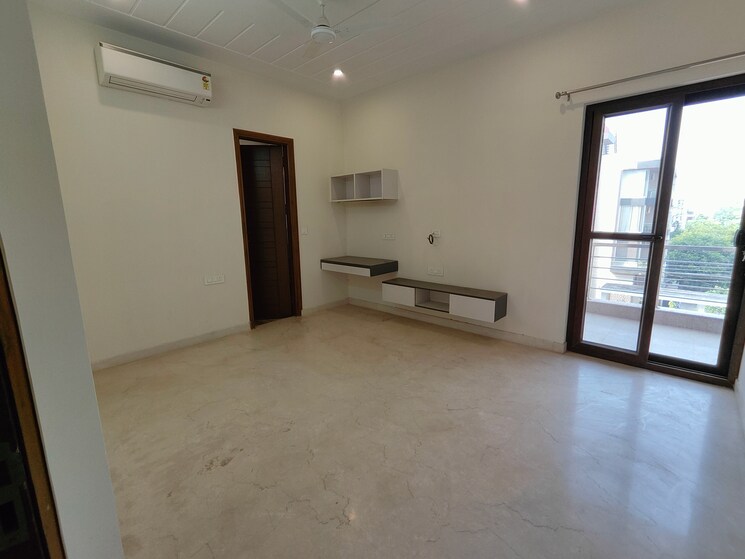 Room, apex-apartments 3 Bedroom 2500 Sq.Ft. Builder Floor In Sector 45 Gurgaon 8705912