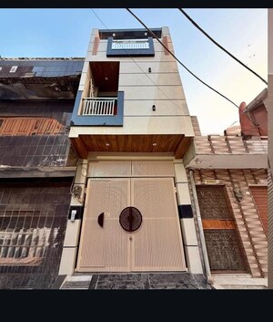 3.5 BHK Builder Floor For Sale in Sector 39