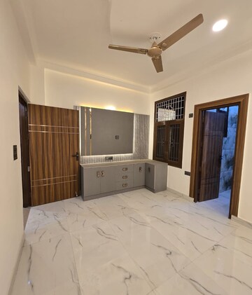 Bedroom in 4 BHK Apartment at Saya Gold Avenue, Vaibhav Khand – for Rent