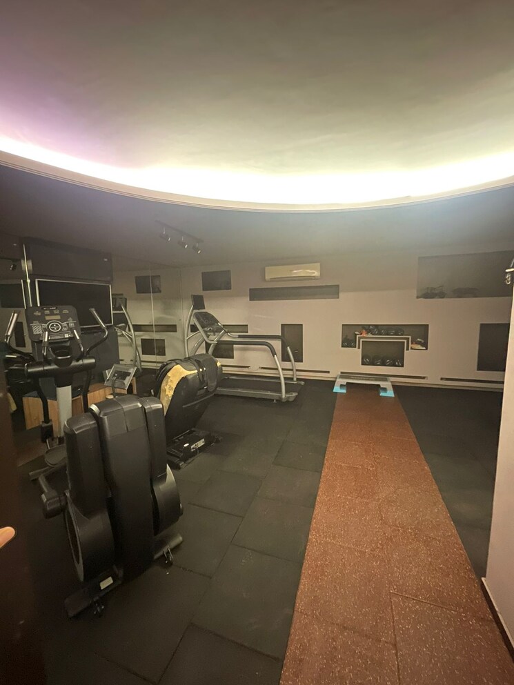 Gym, antriksh-central-avenue 4 Bedroom 3250 Sq.Ft. Apartment In Sector 33 Gurgaon 8705973