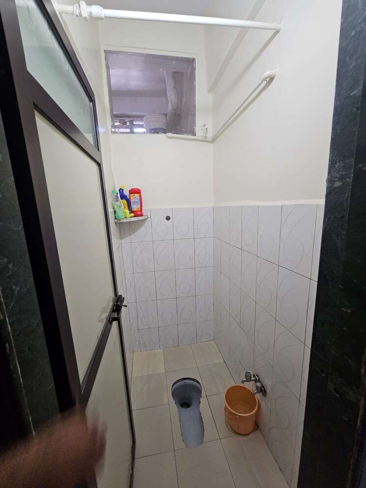 Bathroom, vashi sector 15 1 Bedroom 400 Sq.Ft. Apartment In Vashi Sector 15 Navi Mumbai 8706087