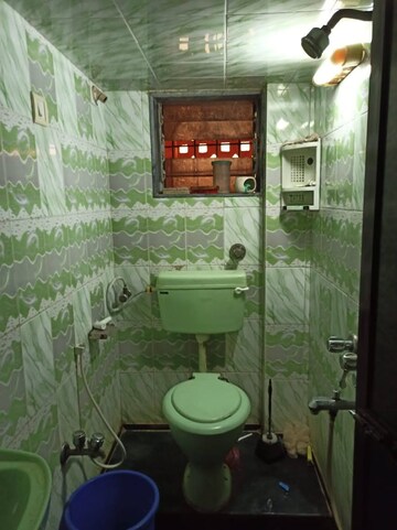 Bathroom in 6 BHK Independent House at Juinagar – for Sale