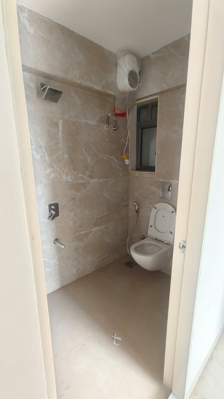 Bathroom, mk-gracia 2 Bedroom 682 Sq.Ft. Apartment In Amboli Mumbai 8706592