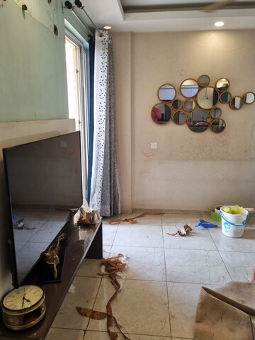 Furnished Amenities in 2 BHK Apartment at BPTP Spacio, Sector 37d – for Rent