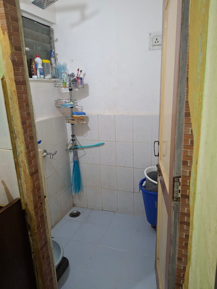 Bathroom, quarter-gate 2 Bedroom 900 Sq.Ft. Apartment In New Nana Peth Pune 8706797