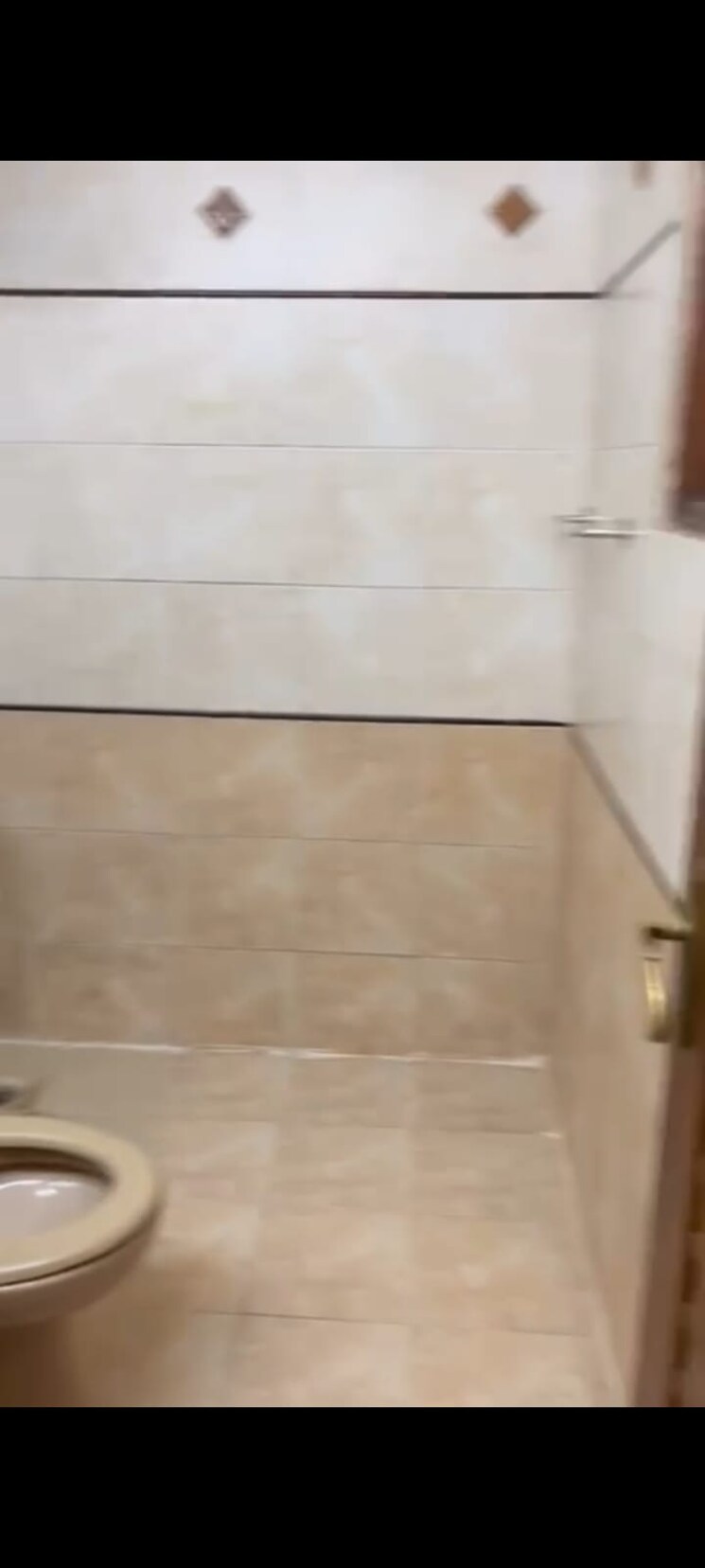 Bathroom, sushant lok i 3 Bedroom 215 Sq.Yd. Builder Floor In Sushant Lok I Gurgaon 8706846