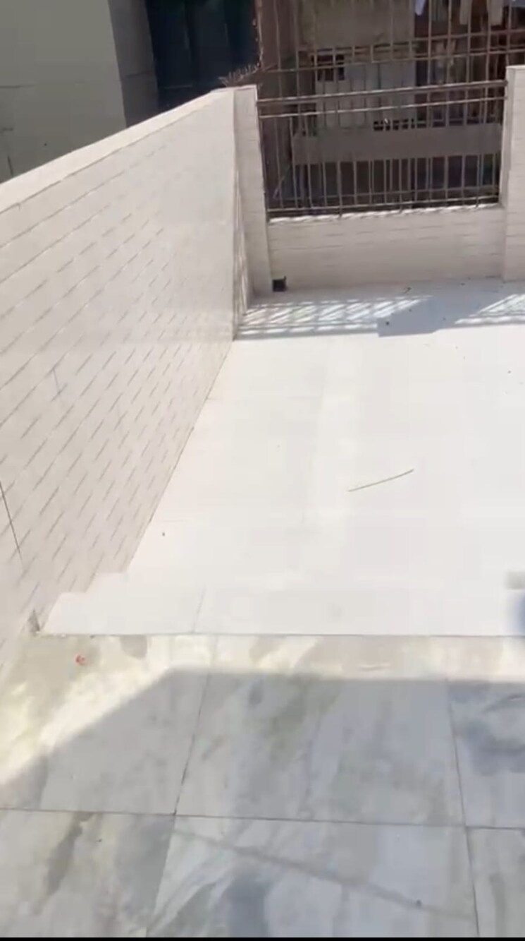 Balcony, sushant lok i 3 Bedroom 215 Sq.Yd. Builder Floor In Sushant Lok I Gurgaon 8706846