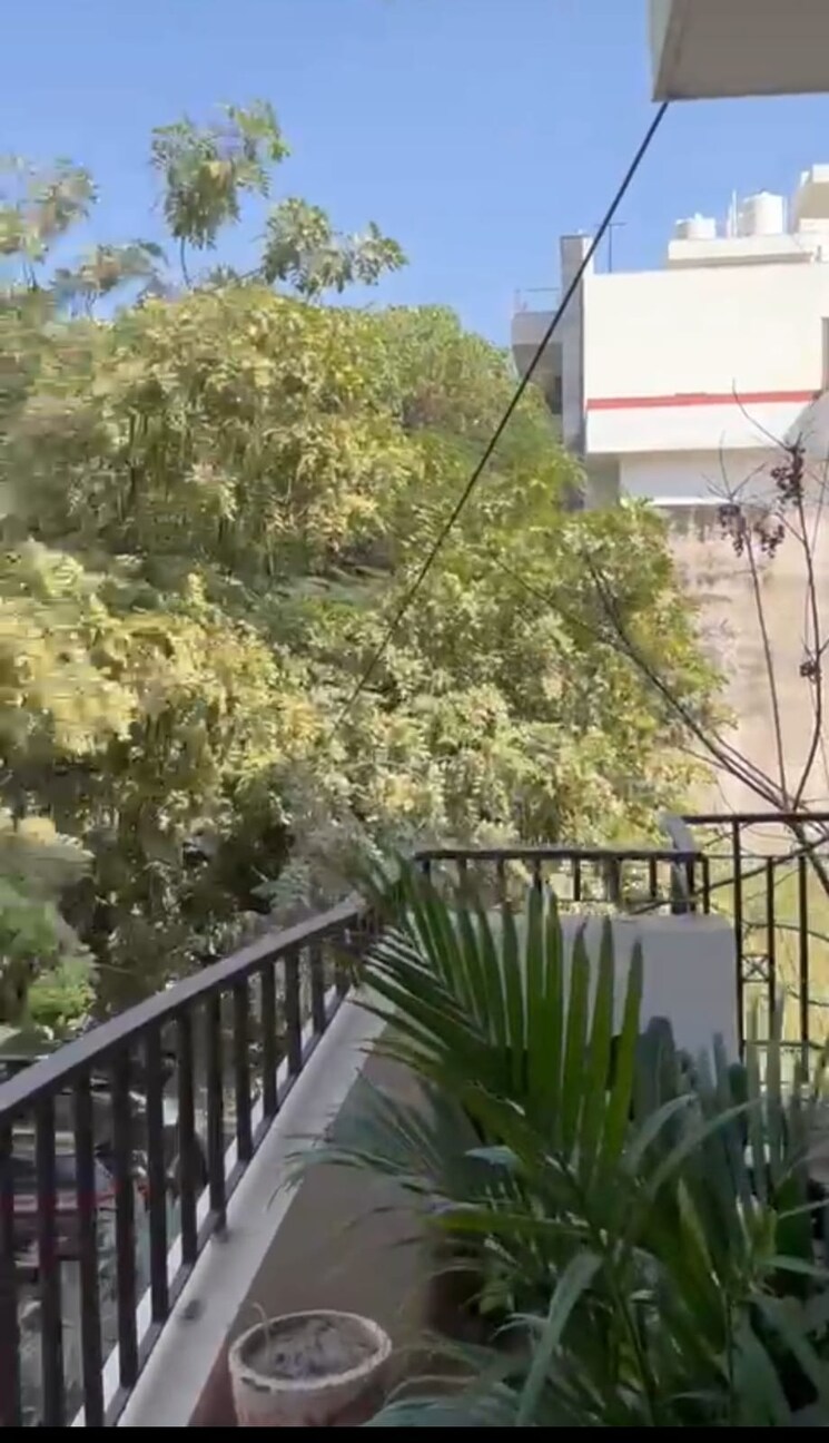 Balcony, sushant lok i 3 Bedroom 215 Sq.Yd. Builder Floor In Sushant Lok I Gurgaon 8706846