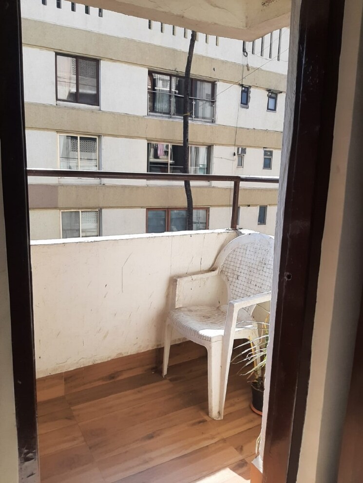 Balcony, juhu 2 Bedroom 750 Sq.Ft. Apartment In Juhu Mumbai 8706849