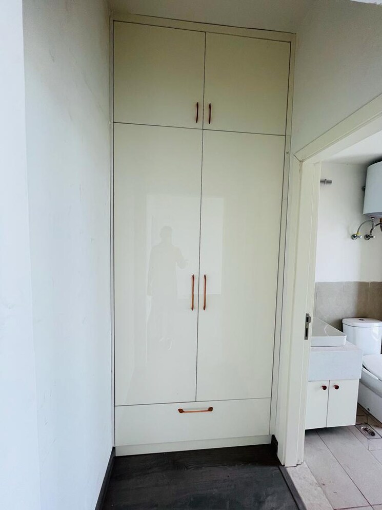 Bathroom, ireo-the-corridors 2 Bedroom 1296 Sq.Ft. Apartment In Sector 67a Gurgaon 8706959