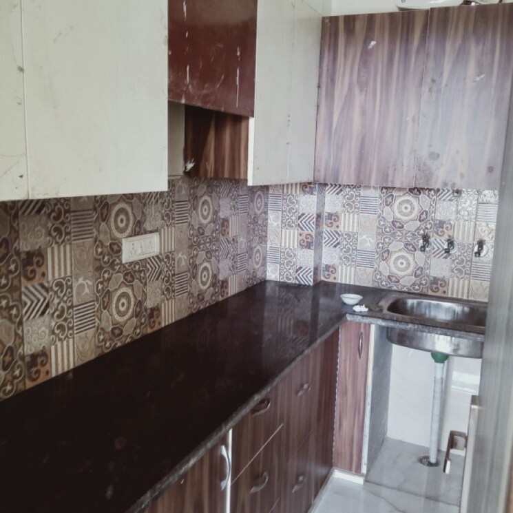 Kitchen, shastri nagar 1.5 Bedroom 650 Sq.Ft. Builder Floor In Shastri Nagar Delhi 8707009