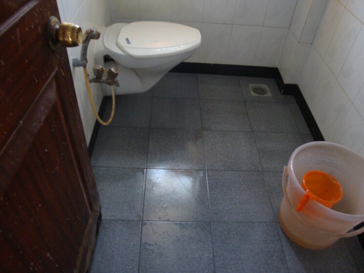 Bathroom, emerald-chs 2 Bedroom 600 Sq.Ft. Apartment In Bandra West Mumbai 8707018