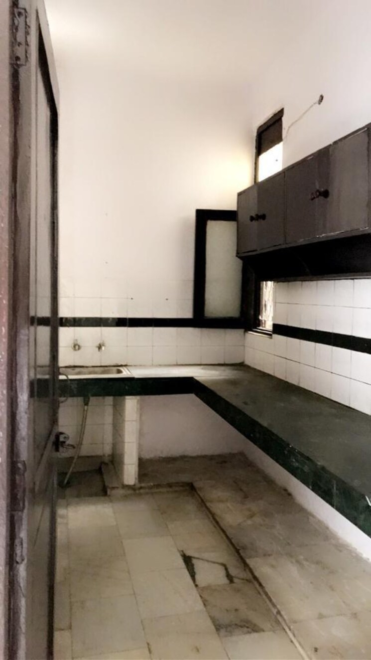 Kitchen, nalanda-apartments-vikas-puri 3 Bedroom 110 Sq.Yd. Builder Floor In Vikas Puri Delhi 8707016