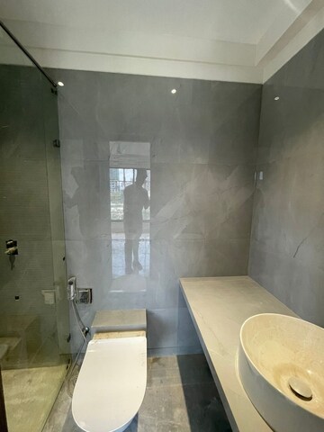 Bathroom in 1 BHK Apartment at Santacruz West – for Rent