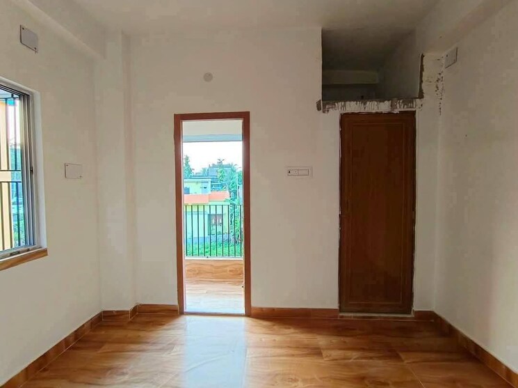 Room, madhapar 4 Bedroom 147 Sq.Yd. Apartment In Madhapar Rajkot 8707118