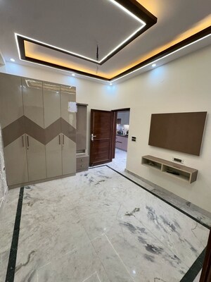 Room in 3 BHK Builder Floor at Vaishali Sector 5 – for Sale