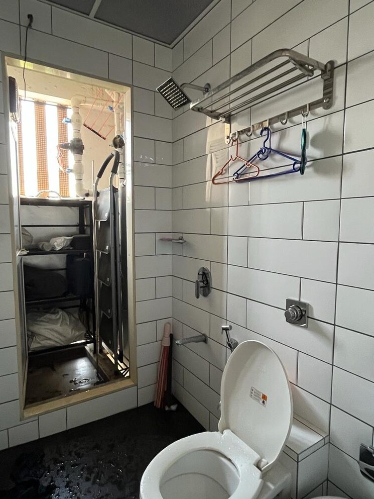 Bathroom, vijay-orovia 1 Bedroom 580 Sq.Ft. Apartment In Ghodbunder Road Thane 8707324