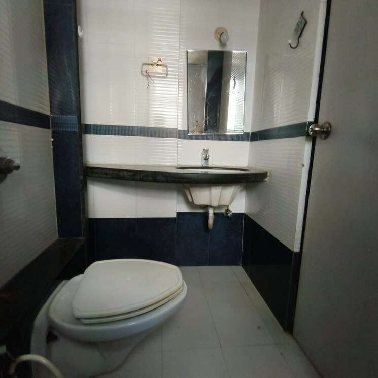 Bathroom, kandivali west 3 Bedroom 950 Sq.Ft. Apartment In Kandivali West Mumbai 8707464