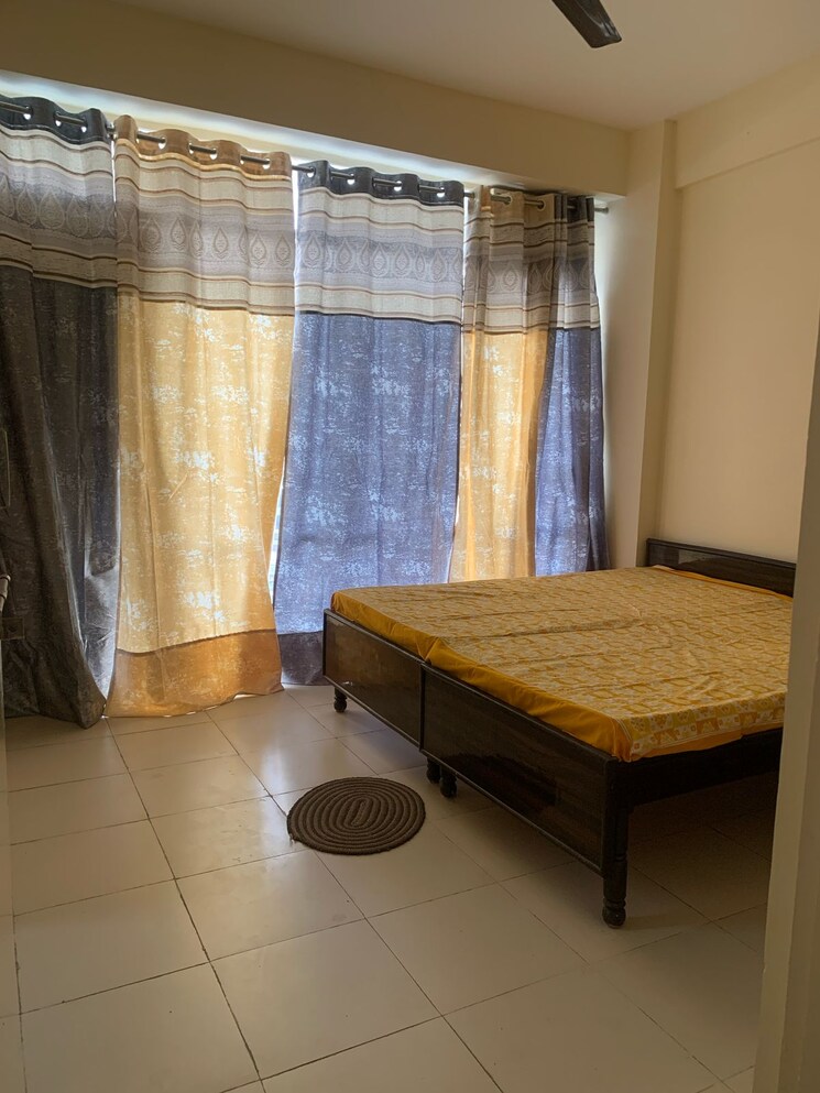 Living Room, signature-the-serenas 2 Bedroom 724 Sq.Ft. Apartment In Sohna Sector 36 Gurgaon 8707506