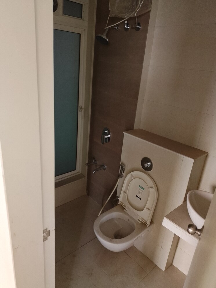 Bathroom, ashar-aria 1 Bedroom 426 Sq.Ft. Apartment In Kalwa Thane 8707574