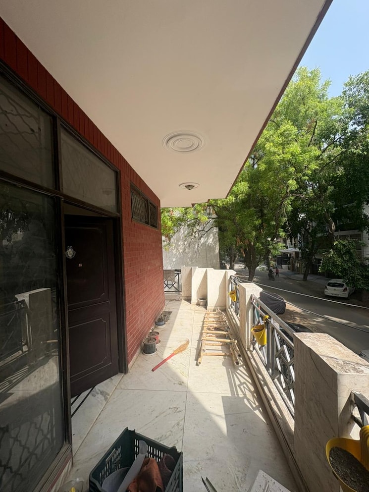 Balcony, sushant lok i 3 Bedroom 215 Sq.Yd. Builder Floor In Sushant Lok I Gurgaon 8707562