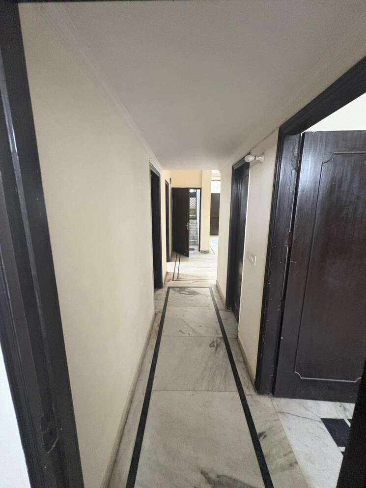 Balcony, sushant lok i 3 Bedroom 215 Sq.Yd. Builder Floor In Sushant Lok I Gurgaon 8707562