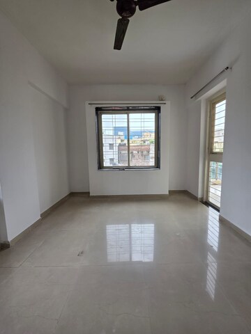 Room in 2 BHK Apartment at Matrix Alfa 1, Kharadi – for Rent