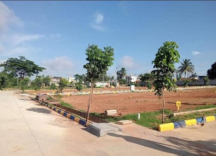 Plot For Sale in Erayaa Nandhi Gardenia 