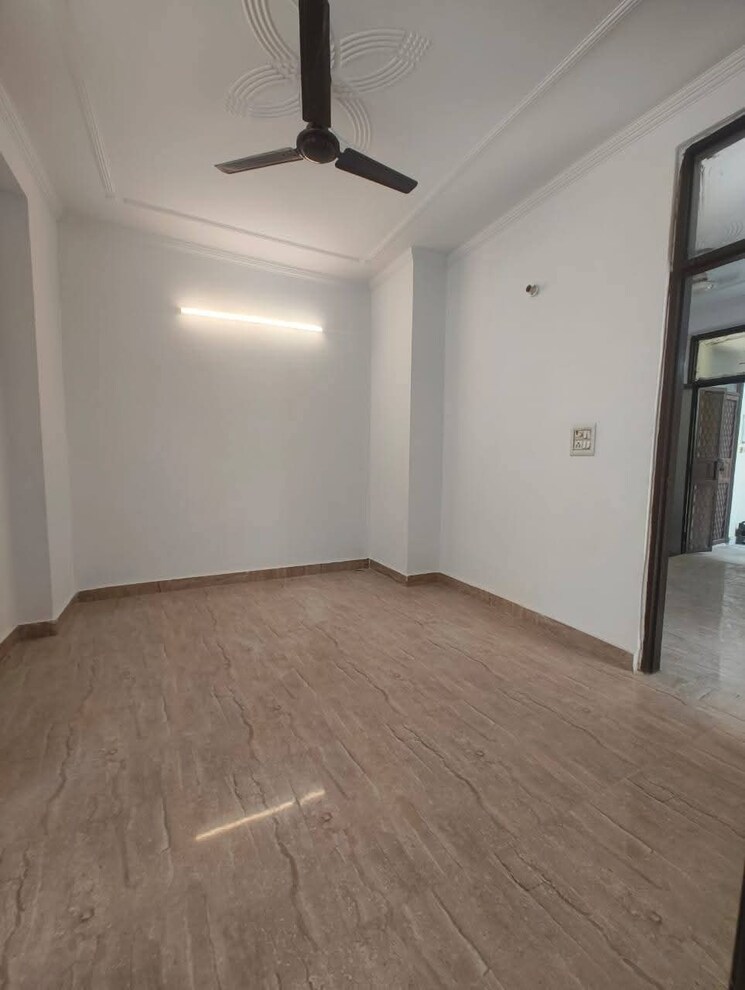 Room, west sant nagar 2 Bedroom 550 Sq.Ft. Builder Floor In West Sant Nagar Delhi 8707671