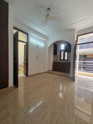 Room in 2 BHK Builder Floor at West Sant Nagar – for Sale