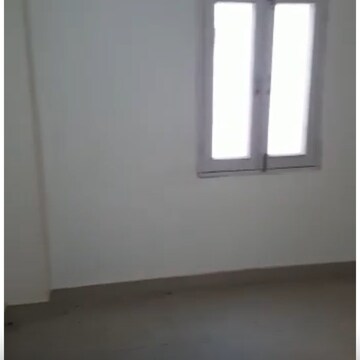 Room in 3 BHK Apartment at Mayur Vihar Phase ii – for Sale
