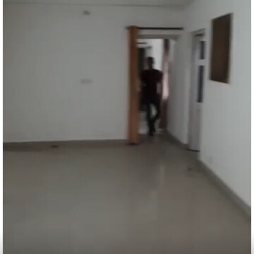 Room in 3 BHK Apartment at Mayur Vihar Phase ii – for Sale