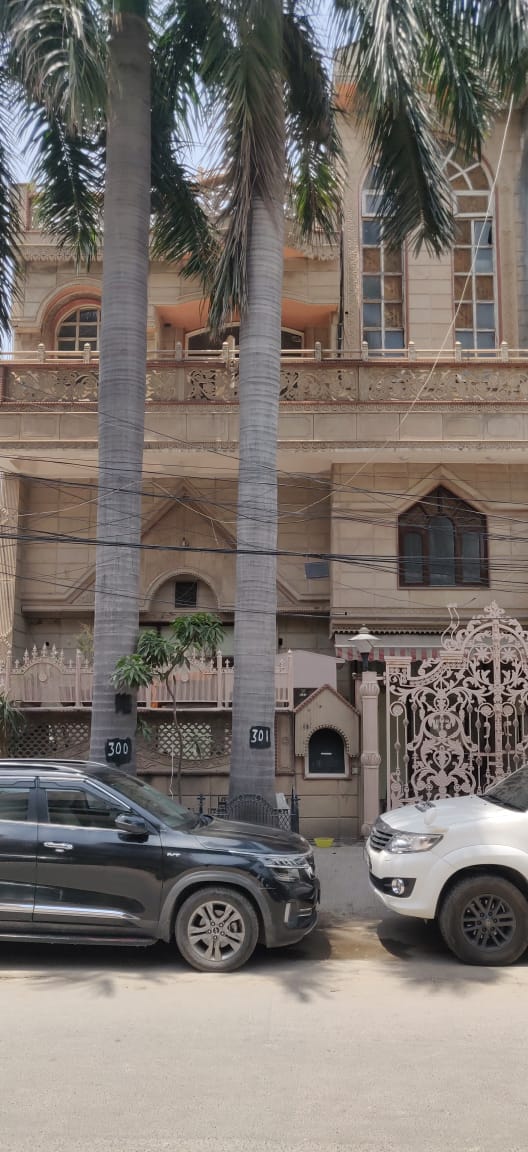 6+ BHK + Pooja Room,Servant Room,Study Room,Extra Room Penthouse For Sale in New Friend Colony 