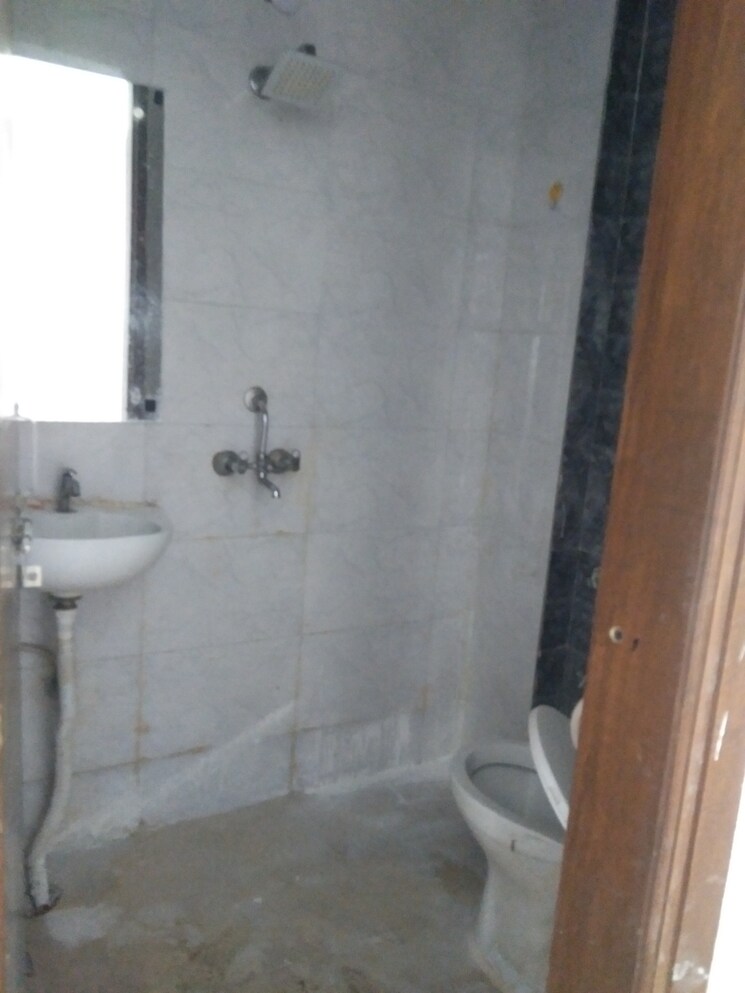Bathroom, chattarpur 3 Bedroom 1200 Sq.Ft. Builder Floor In Chattarpur Delhi 8707724