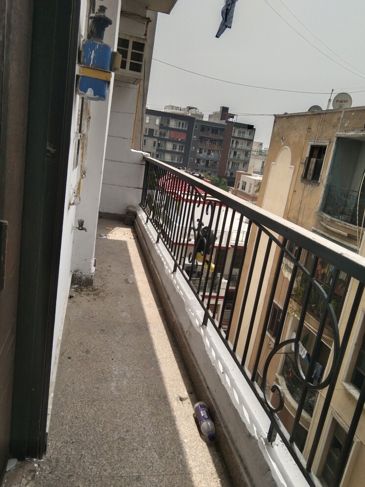 Balcony, chattarpur 3 Bedroom 1200 Sq.Ft. Builder Floor In Chattarpur Delhi 8707724