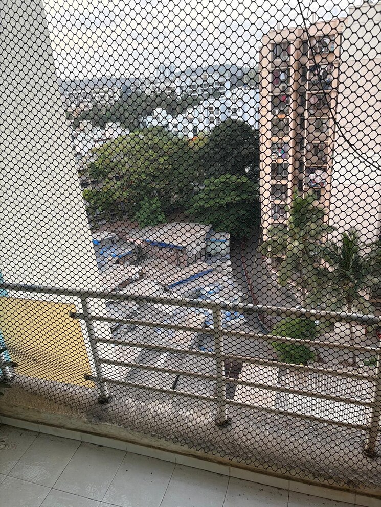 Garden, atul-blue-monarch 1 Bedroom 500 Sq.Ft. Apartment In Andheri East Mumbai 8707738