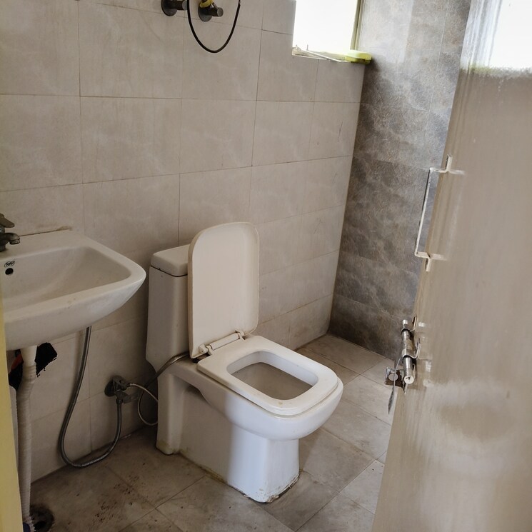 Bathroom, suncity-avenue-102 2 Bedroom 532 Sq.Ft. Apartment In Sector 102 Gurgaon 8707747