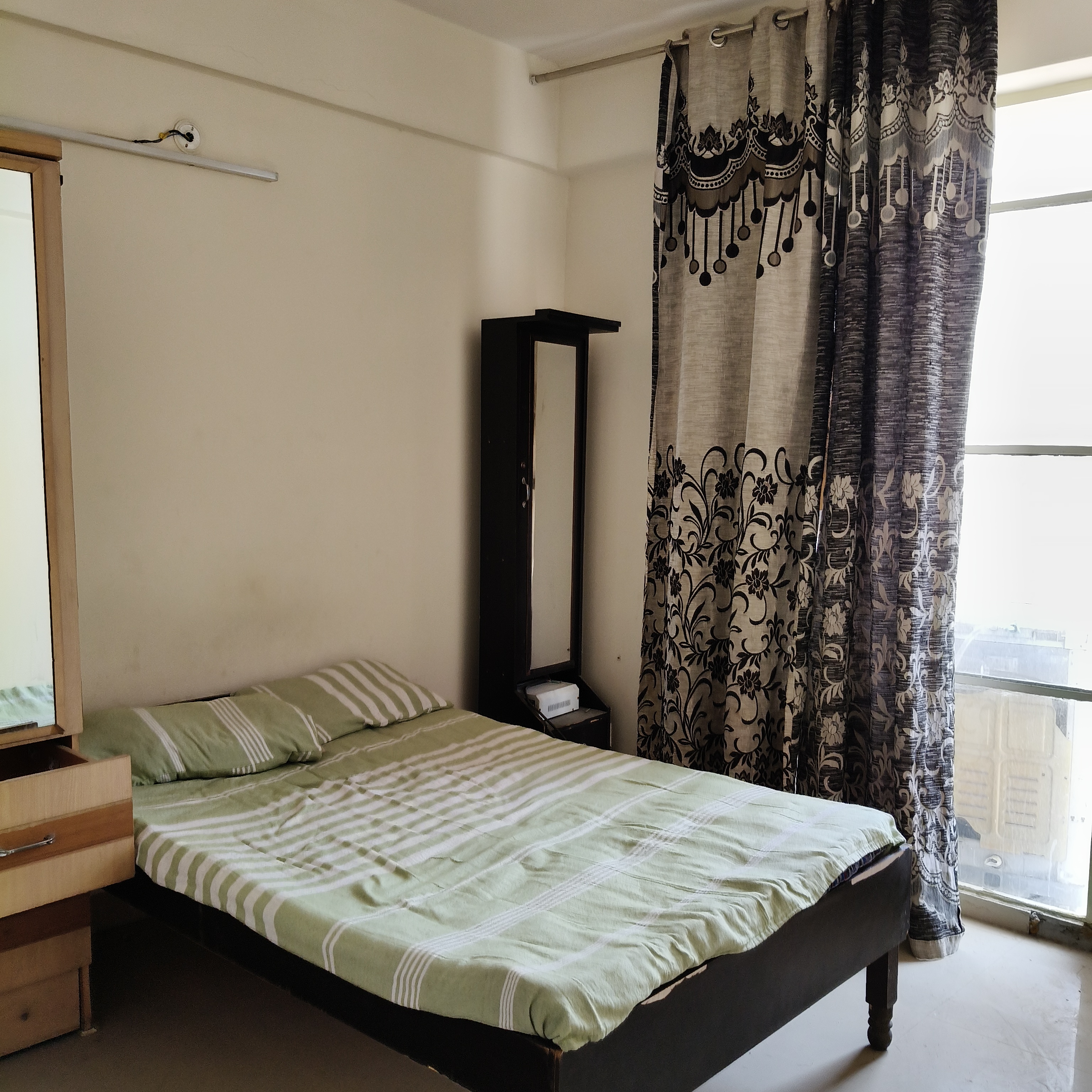 2 BHK Apartment For Rent in Suncity Avenue 102
