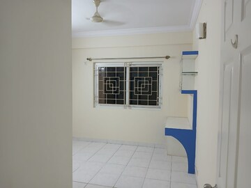 Room in 2 BHK Apartment at Mantri Tranquil, Kanakapura Road – for Rent