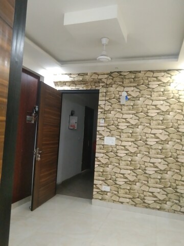 Room in 1.5 BHK Builder Floor at Chattarpur – for Rent