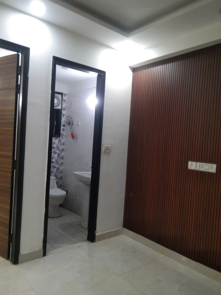 Attached Bathroom, chattarpur 1.5 Bedroom 500 Sq.Ft. Builder Floor In Chattarpur Delhi 8707753