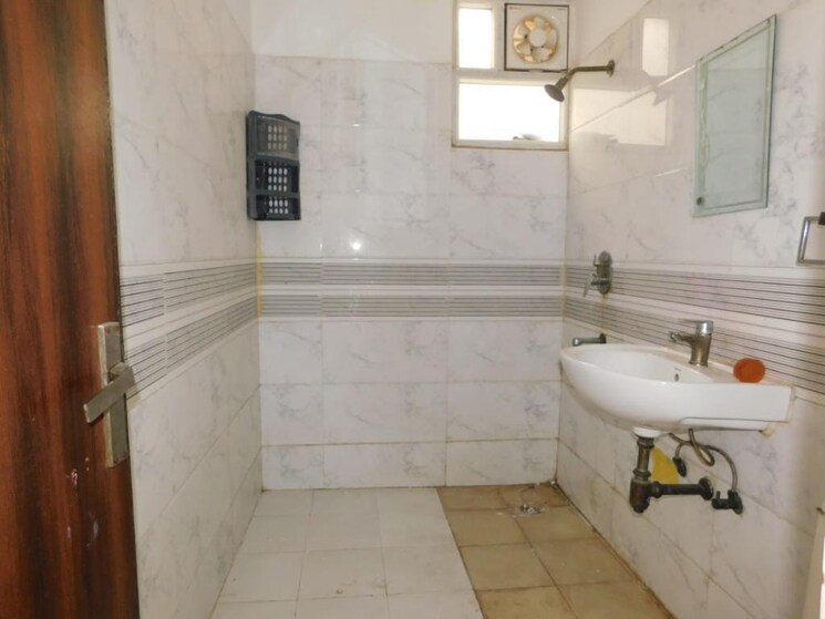 Bathroom, vasundhara sector 1 2 Bedroom 850 Sq.Ft. Builder Floor In Vasundhara Sector 1 Ghaziabad 8707756